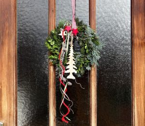 door-wreath-1065410_640